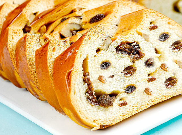 紫米面包的热量，一天吃两个紫米面包会胖吗（吃一次就能爱上的早餐面包）