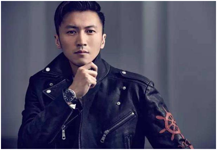 成龙是哪国国籍，成龙为什么加入美国国籍（而加拿大国籍的谢霆锋）