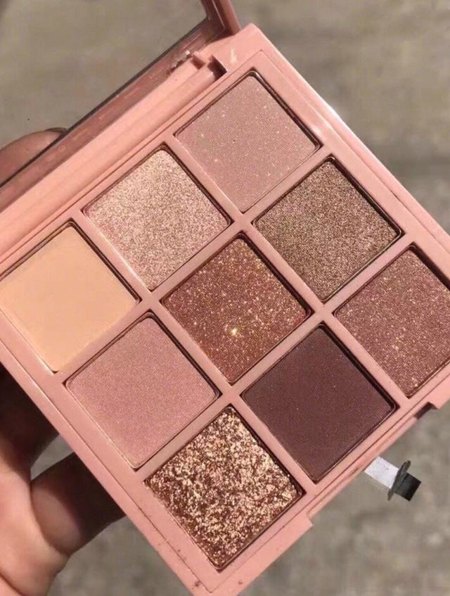 3ce唇釉正版什么味道，3ce正品唇釉辨别（眼影唇釉全线都便宜又好用）