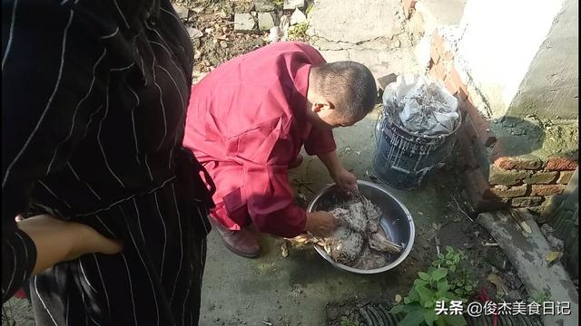 如何在家就能去腿毛，怎样在家就能去腿毛（大厨分享三十年褪鸭毛最实用的经验）