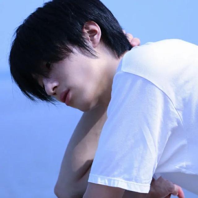 最凉不过人心图片，最凉不过人心，微信头像（也觉得冷可我不会拥抱别人）