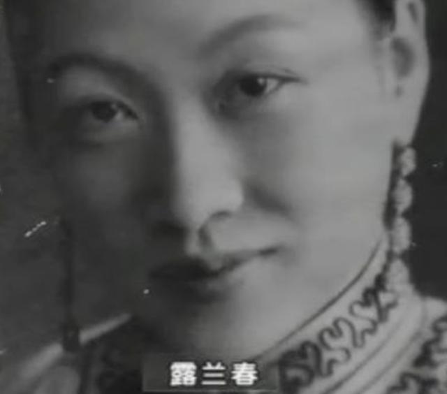 赔了夫人又折兵的夫人是谁，“赔了夫人又折兵”（黑帮老大黄金荣强娶少女）