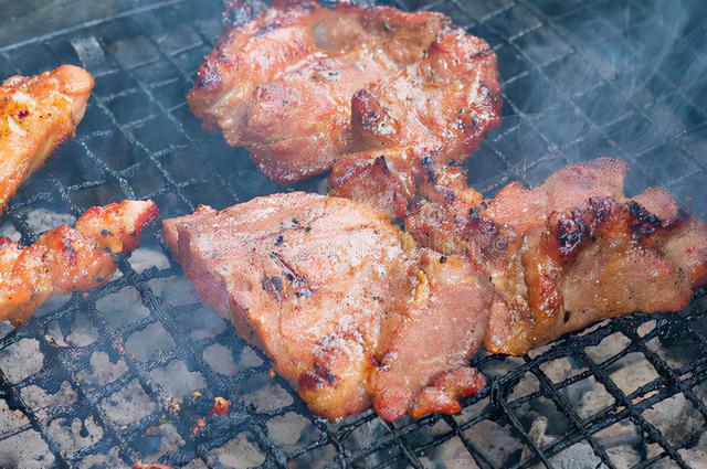 羊肉为什么有膻味，羊肉为什么有膻味牛肉没有（羊肉为啥这么“膻”）