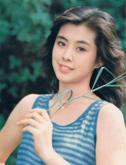 01 15岁踏进娱乐圈,20岁成为一代影后