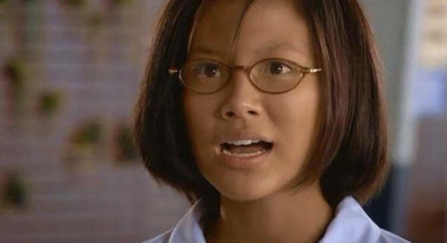 泰国小水扮演者，泰国小水扮演者叫啥（27岁泰星平采娜穿西装变御姐）