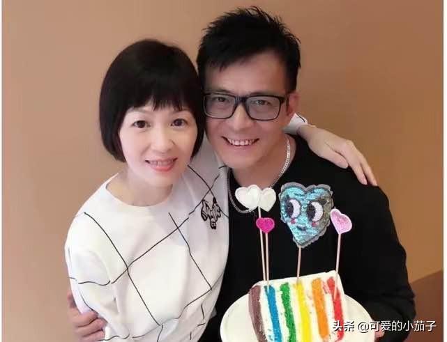 女人梦见飞蛾什么预兆，梦见飞蛾是什么寓意（黄日华太太出殡日期确定）