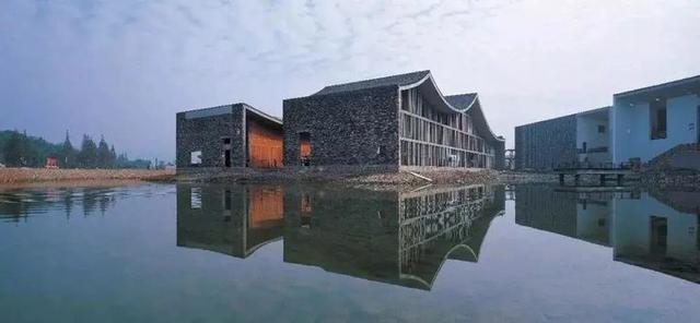 武昌工学院学费多少，2021年武昌工学院学费标准（全国200+所高校艺术类专业学费情况汇总）