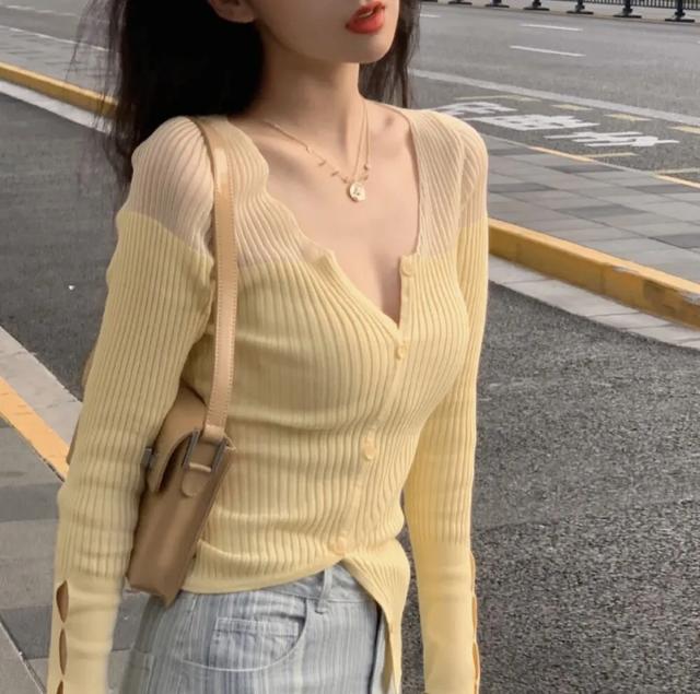 性感头像女生个性头像，女生性感头像／部位头像／“感动代替不了感情，念旧也回不到曾经” ​微信（部位头像丨一厢情愿，愿赌服输）