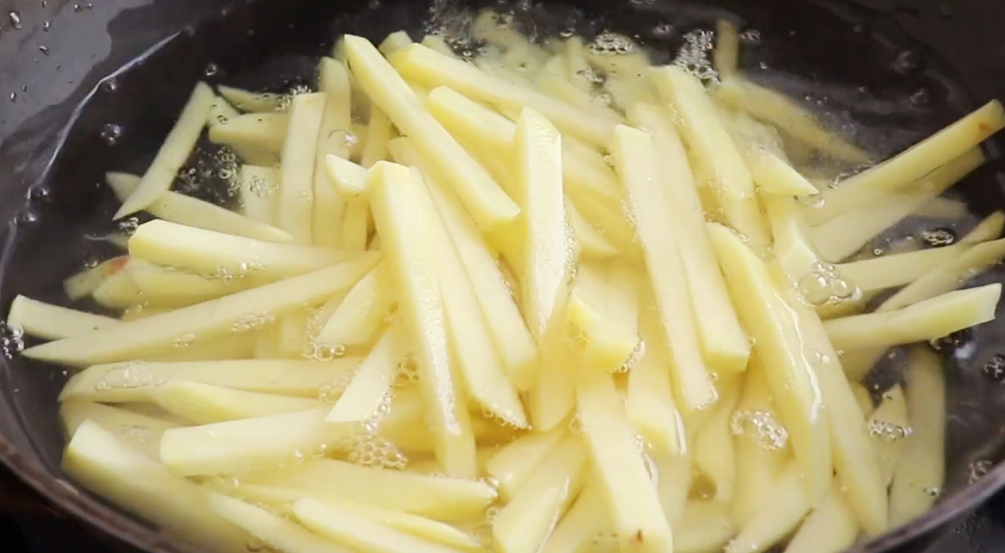 圖片[3]-【炸薯條】做法步驟圖 金黃酥脆 一次做一大盆不夠吃-起舞食譜網