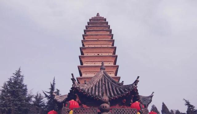 熟读唐诗三百首下一句，熟读唐诗三百首下一句歇后语（这100句千古名句你会了吗）