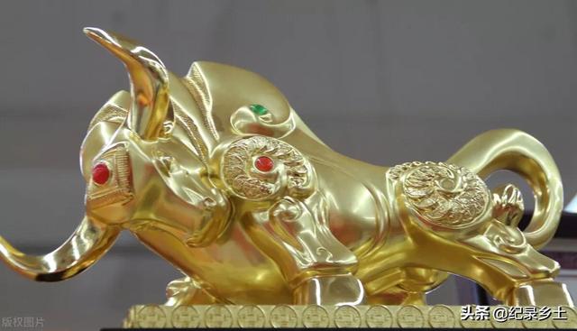 地上牛蛇平一线是什么生肖，最美地平线是什么生肖（老话说：初九姻缘一线牵）