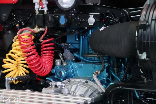 m100甲醇汽油，甲醇汽油怎么样（吉利M100甲醇重卡35万起售）