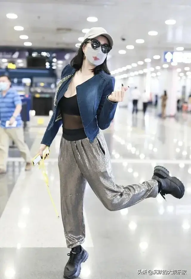 我的青春谁做主主题曲，李霹雳是谁演的（取决于对方能宠她多久）