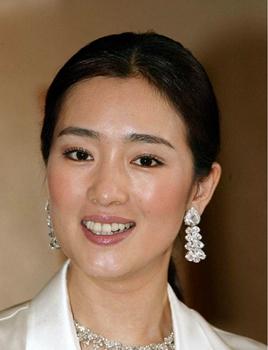 为什么明星都喜欢加入新加坡国籍，为什么这么多明星是新加坡的（明星大老板选择移民的真正原因）