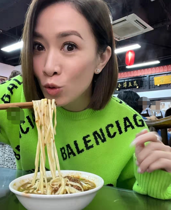 长寿面图片 真实，长寿面图片（46岁佘诗曼现身街边小吃店）