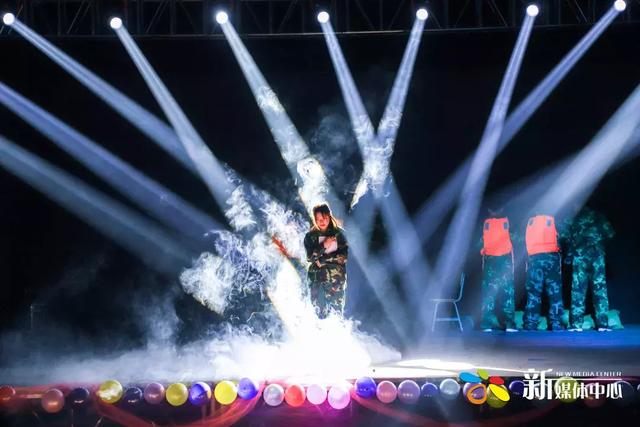 外婆的澎湖湾串词，外婆的澎湖湾串词主持人（2019元旦晚会）