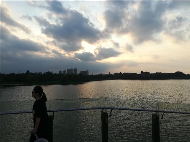 水漫金山的故事发生在哪里，水漫金山的故事发生在浙江的什么地方（白蛇传《水漫金山》的故事发生地）
