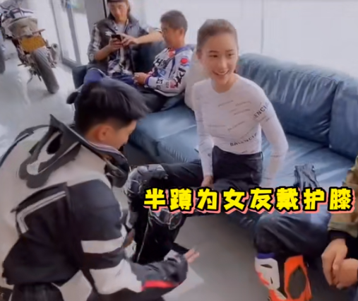 窦骁何超莲分手原因，何超莲窦骁分手是真的吗（其实人家的恩爱都藏在细节里）