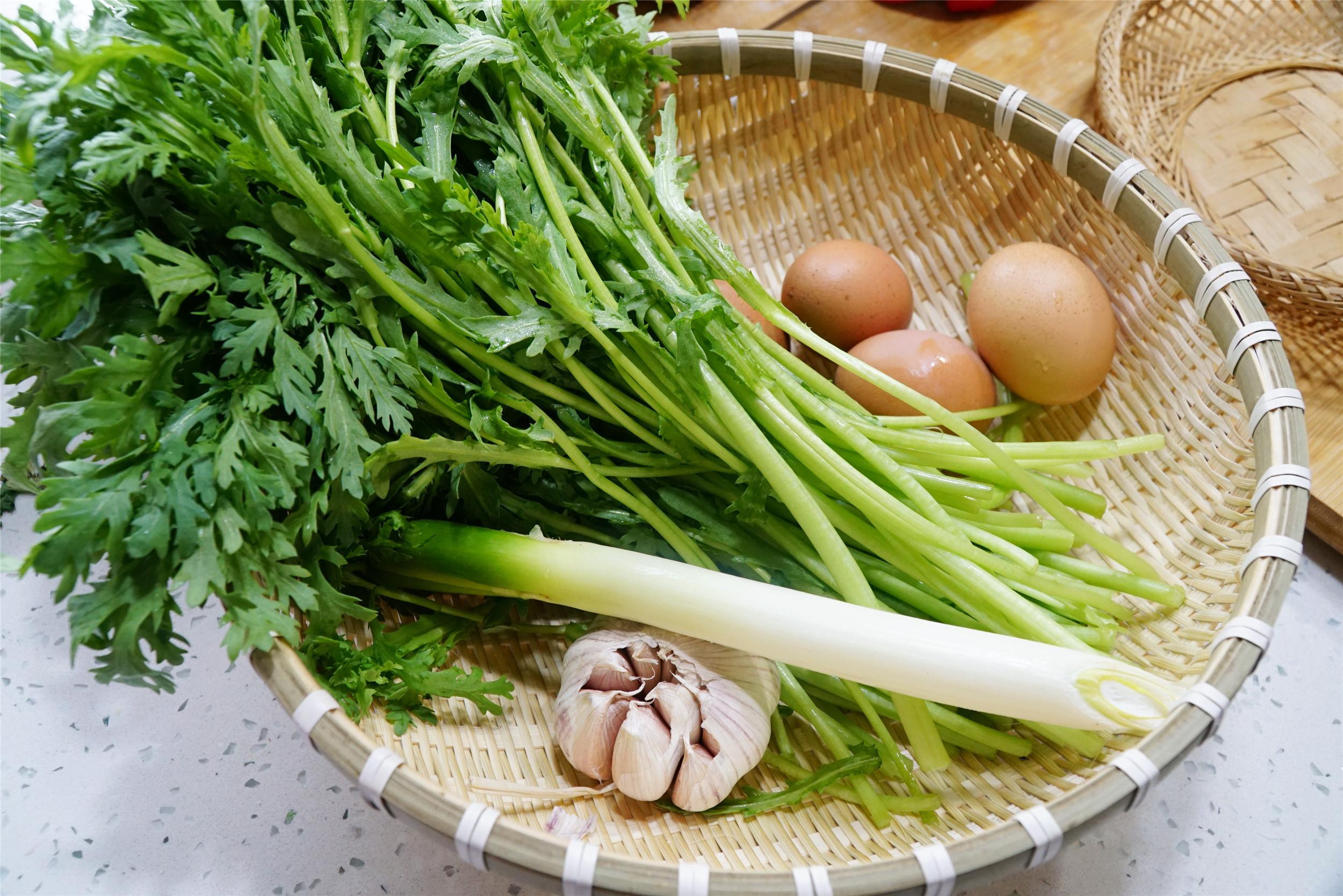 一,【茼蒿炒鸡蛋】