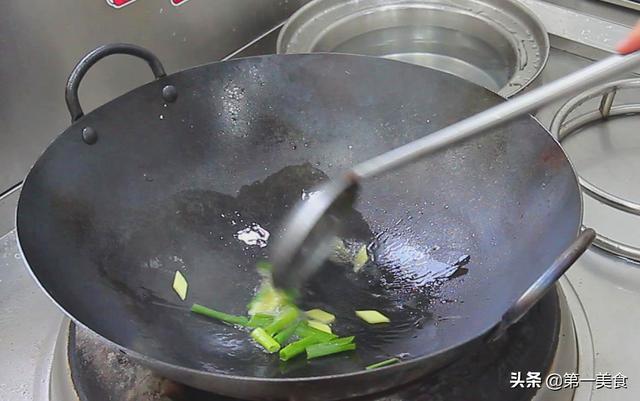 怎么做肉丸子，莲藕和肉怎么做肉丸子（劲道爽滑美味鲜）