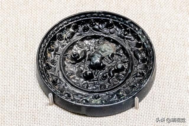 唐代铜镜拍卖价格，唐代铜镜拍卖价格北京正规的拍卖行（古代铜镜：早已照不出人脸了）