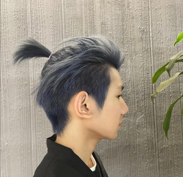 1,王源晒新发型,蓝灰色发色非常帅气