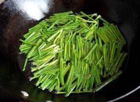 圖片[3]-【蔥油拌面】做法步驟圖 這一步一定要快 不然面條粘團  不好吃-起舞食譜網(wǎng)