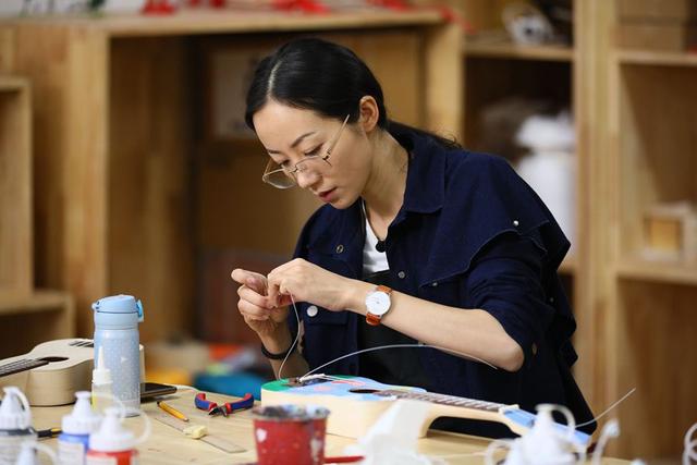 韩雪爷爷和外公是哪个将军，能演戏、开公司还玩科技