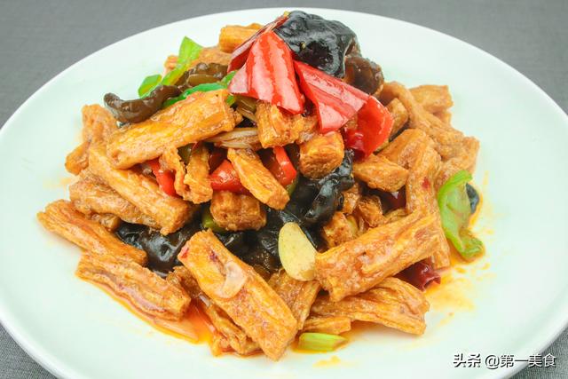 烧腐竹怎么做好吃，比肉都好吃的“烧腐竹”