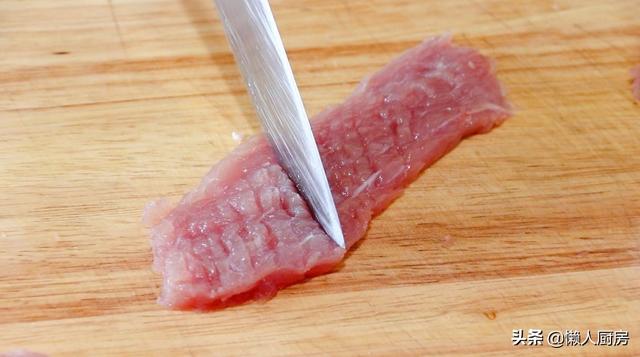 猪排怎么做好吃又简单，如何做排骨好吃又简单（这样简单处理后的猪排）