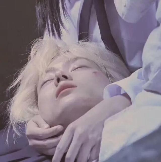 溺水小刀·动漫情侣头像微信，溺水小刀·动漫情侣头像（今天是《溺水小刀》系列）