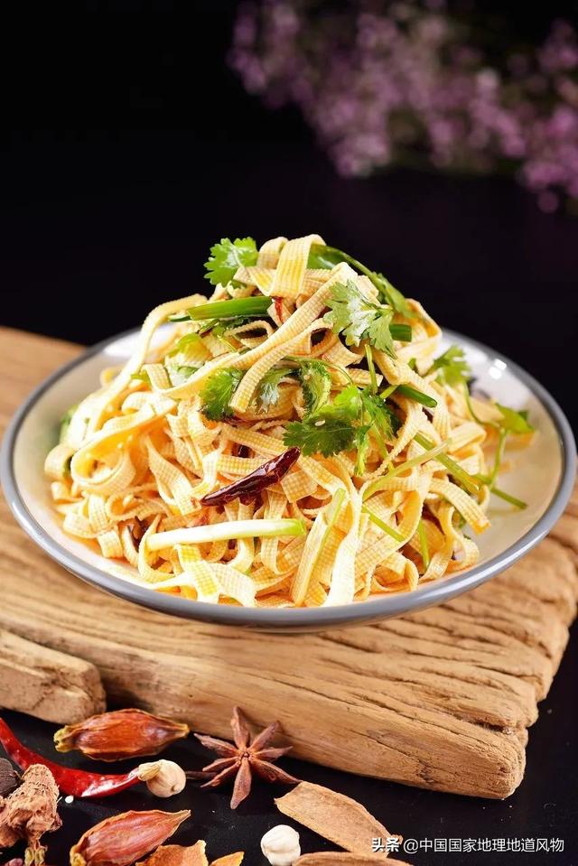 冷面是什么面做的，各地东北人吵起来啦