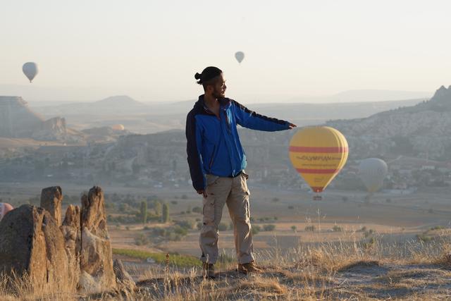 热气球下面的篮子叫什么，上面一个气球下面一个篮子（在热气球盛开的卡帕多奇亚）