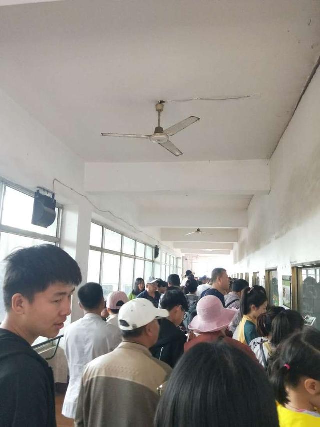 保定动物园里这几种动物特别有意思，保定市哪个动物园好玩（亲子逛吃逛吃逛吃~~）