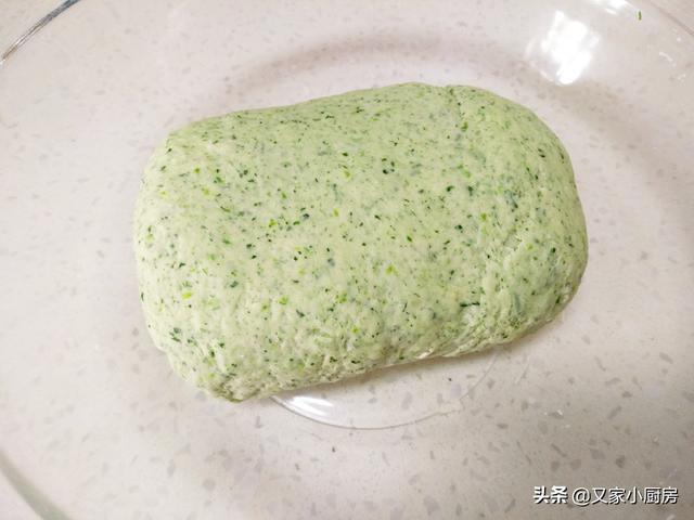 菠菜面的家常做法，教你在家做陕西特色面食菠菜面