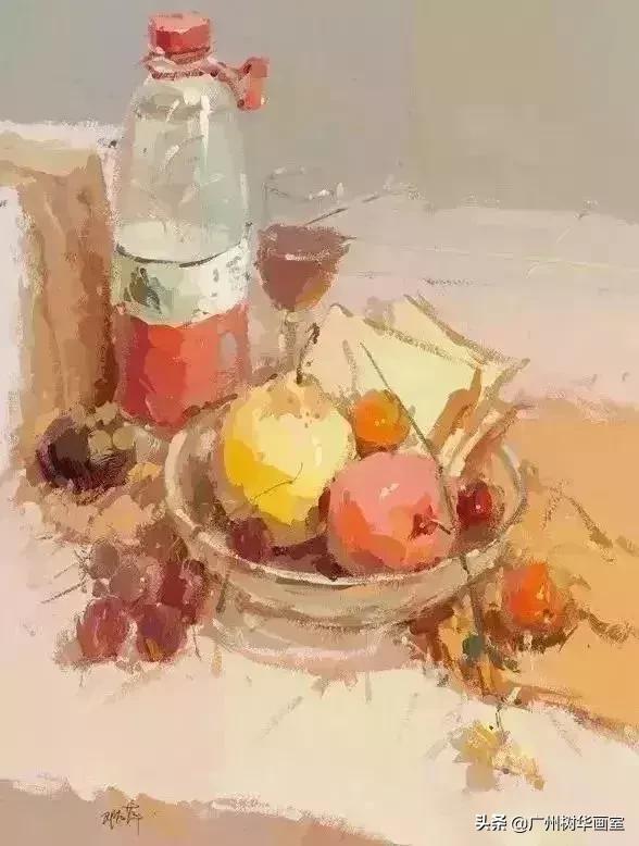 花瓶怎么画简单好看，花瓶怎么画好看又简单（色彩如何画好陶罐、塑料瓶、玻璃器皿等）