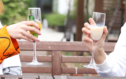 野格什么味道，百威加野格什么味道（人间不值得，教你喝野格）