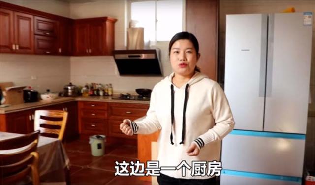 乌金和黄金哪个贵，乌金片和乌金胶囊是一样的吗_什么情况下可以吃乌金片（河南土豪盖的房子光吊灯就要5、6万）