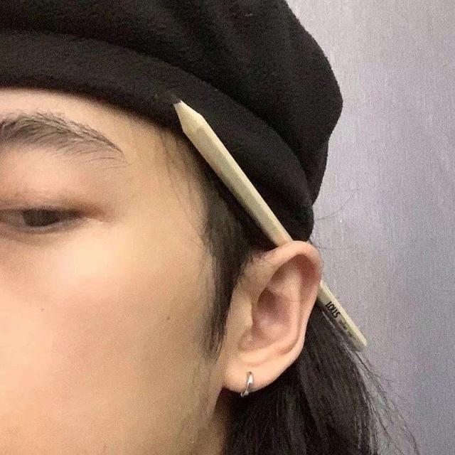 雨总太帅了吧，微信头像，雨总太帅了吧（因为它带来天空的味道）