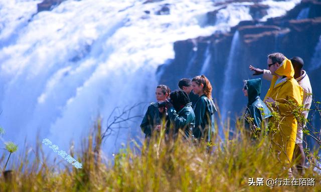 维多利亚大瀑布，维多利亚瀑布（平均每秒935吨流量）