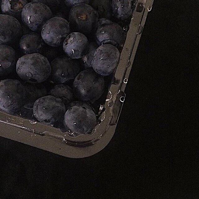 黑色系背景图，黑色系背景图女生（背景图 ​点赞好运连连）