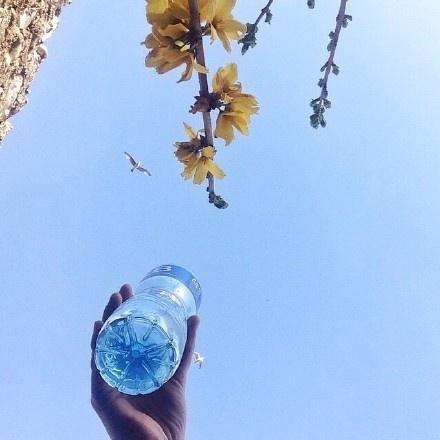 一个被爱情伤过的男人句子，被感情伤得很深的男人的句子（一个人被爱情伤透了的说说）