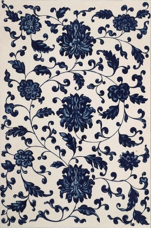 缠枝纹缠枝纹是瓷器上最常见的纹样,盛行于元代以后,以植物的枝干或