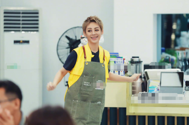 宁静年轻时有多大，古装公子扮相难掩帅气