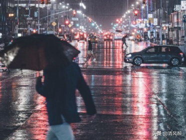 情侣一起跨年的说说暖心话语，情侣一起跨年的说说暖心话语2022（2020跨年朋友圈秀恩爱说说）