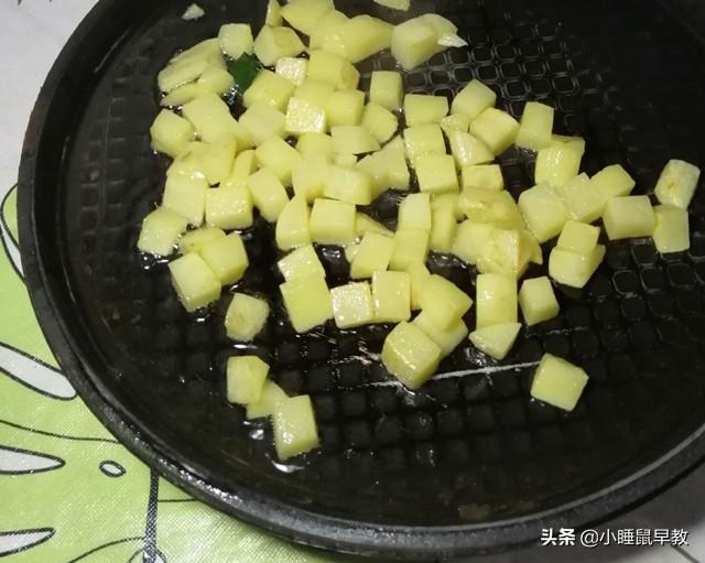 炒三丁怎么做好吃，炒三丁的做法（鲜香开胃又下饭）