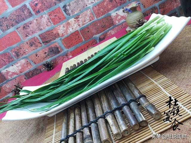 肉三鲜馅怎么调好吃，肉三鲜馅怎么调好吃视频（老师傅教你肉三鲜水饺经典做法）