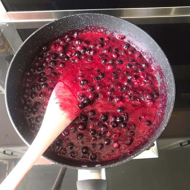 蓝莓果酱怎么做，蓝莓酱怎么做好吃（没有添加更健康）
