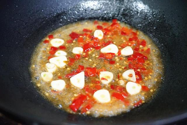 白玉蘑菇炒油菜，白玉菇炒油菜的做法（这菜营养均衡又美味）