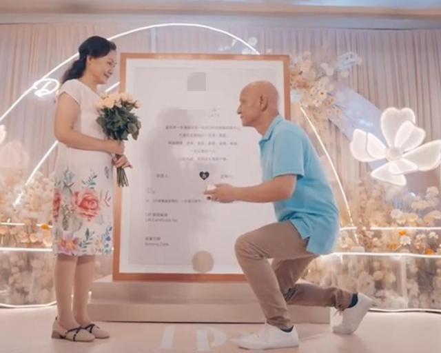 白色恋人是什么意思，白色恋爱什么意思（14对明星秀恩爱）